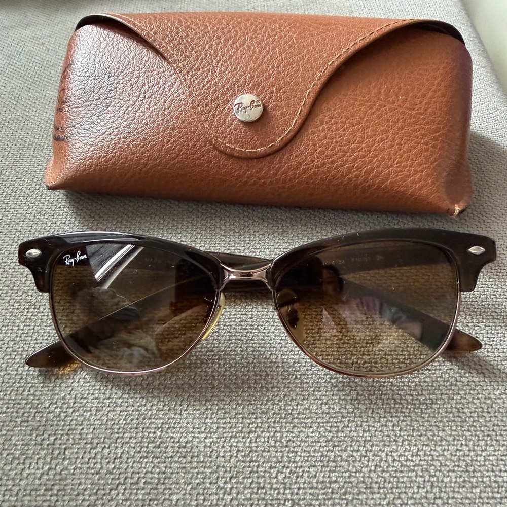 Ray-Ban Cathy Clubmaster sunglasses, model RB4132